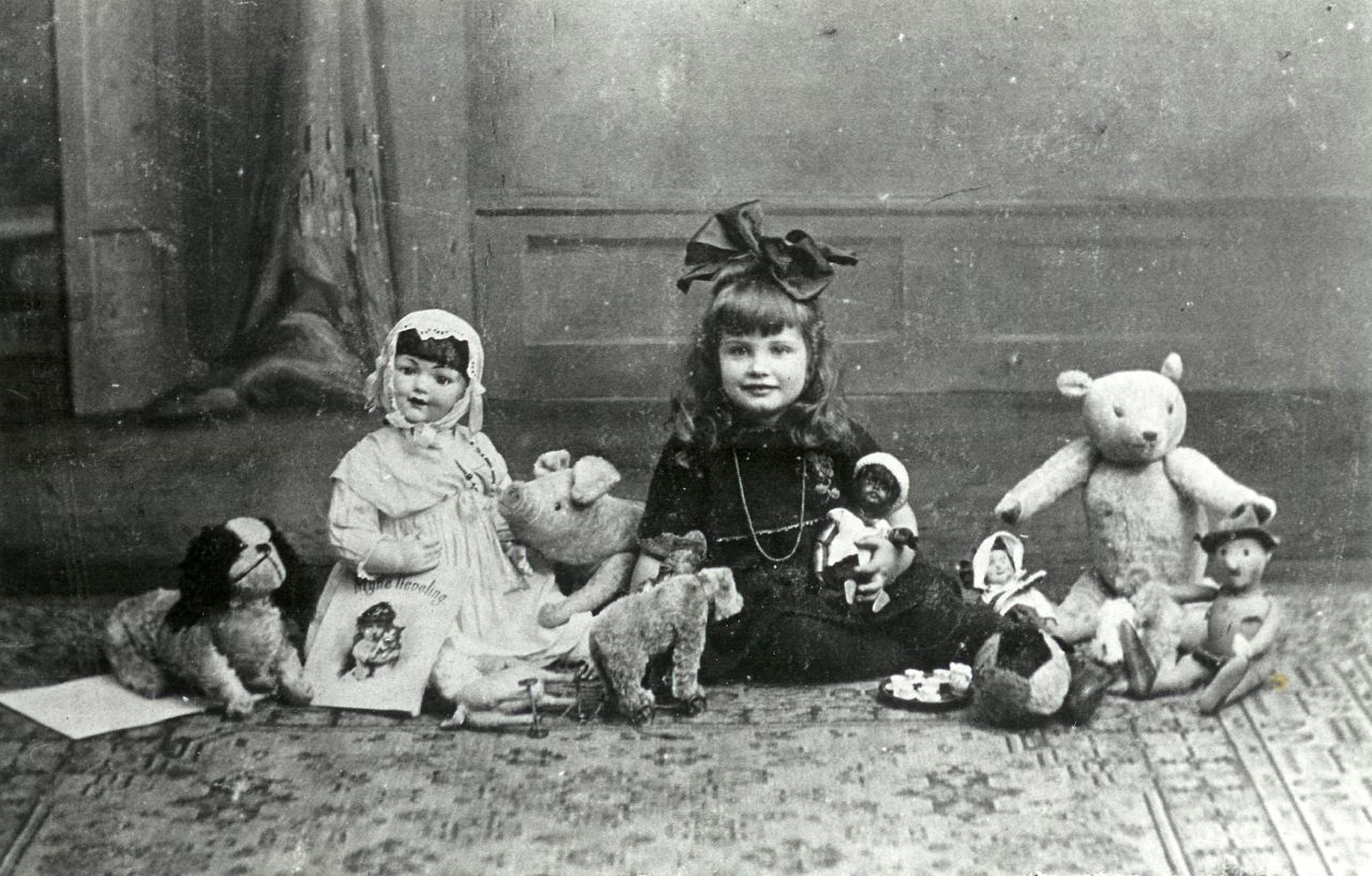 Op haar derde verjaardag, 2 februari 1921