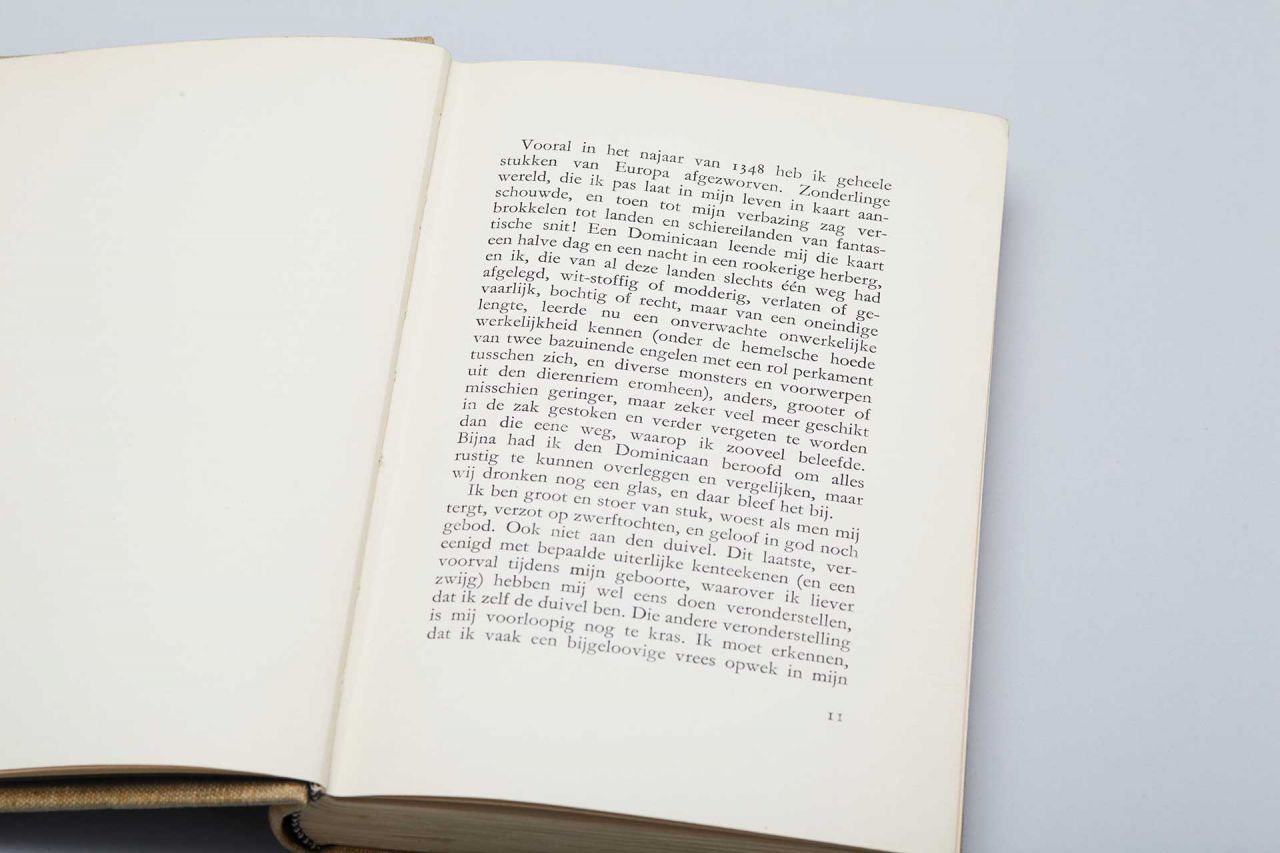 Openingspagina van de eerste druk van <i>De dood betrapt</i> (1935)