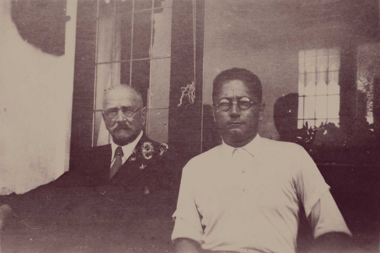 Simon Vestdijk en zijn vader te Putten (1937)