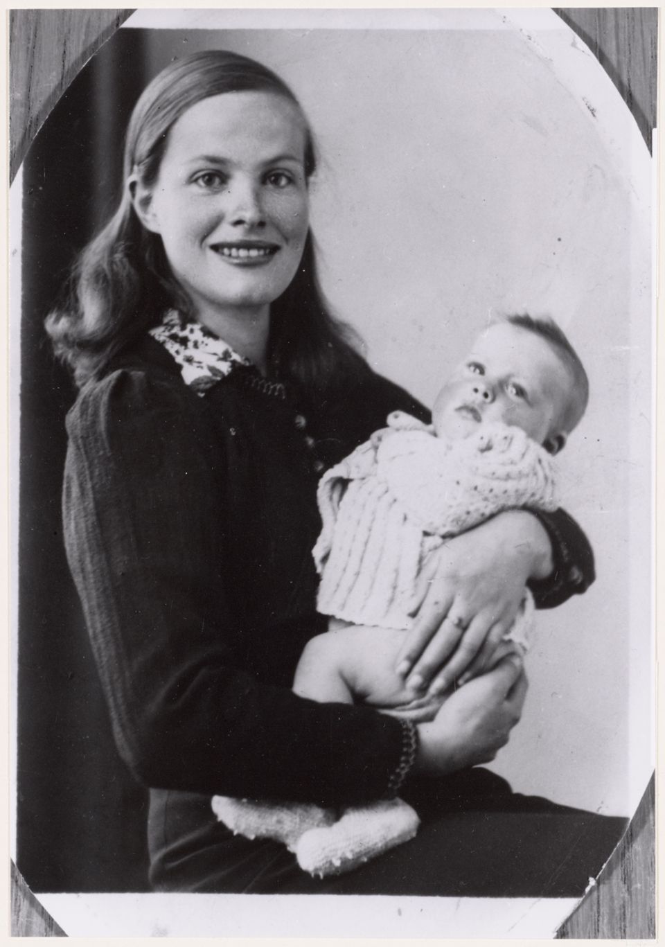 Hella met Chrisje. Foto: Pander, Leiden