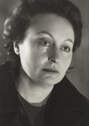  Ida Simons