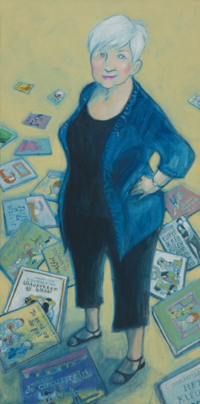 Deze afbeelding toont een kunstzinnig portret van Nannie Kuiper .